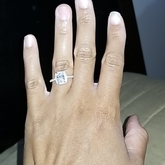 Radiant Solitaire - Picture 7 of 8